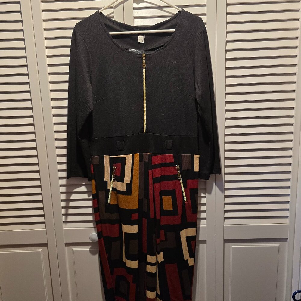 Venus Geometric-Print Dress with Gold Chain Belt